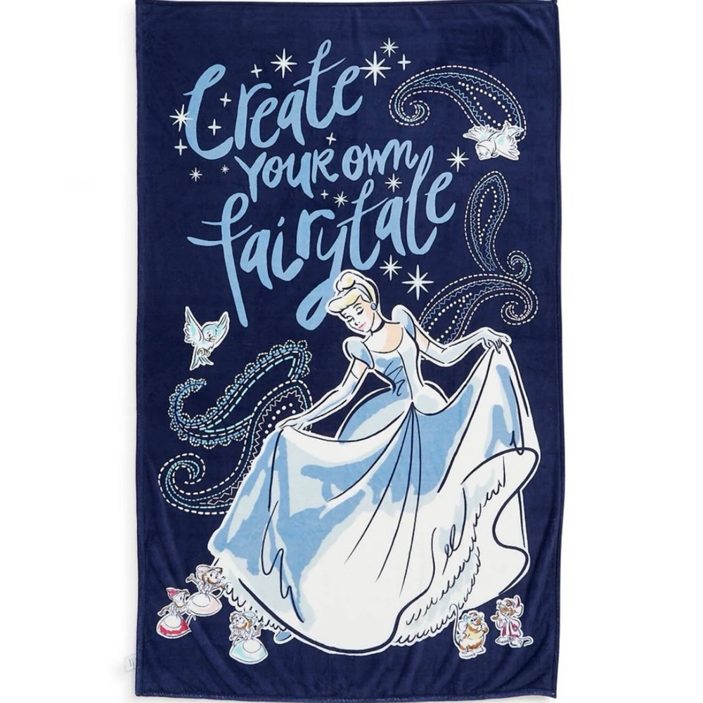 🆕 Vera Bradley Disney Cinderella Paisley Twilight Blue Plush Throw Blanket